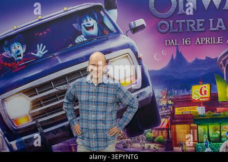 Februar 2020, Roma, RM, Italien: Dan Scanlon, regisseur des Zeichentrickfilms „Onward - Beyond the Magic“ während des Fotoaufrufs der Präsentation des Films, der in Italien veröffentlicht werden soll. (Kreditbild: © Gennaro Leonardi/ZUMA Press Wire) NUR REDAKTIONELLE VERWENDUNG! Nicht für kommerzielle ZWECKE! Stockfoto