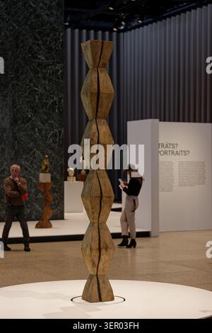 17.03.2026, Deutschland, Berlin, Berlin - Brancusi Sonderausstellung in der Neuen Nationalgalerie. Brancusi (1876ñ1957) ist eine der wichtigsten Skulpturen Stockfoto