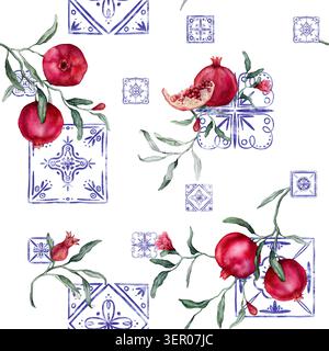 Nahtloses Muster aus portugiesischen Azulejo-Fliesen und Granatapfelbranche. Blaues Mittelmeer, spanische Keramiktraditionen. Handgezeichnetes Aquarell Stockfoto