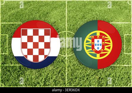 Symbole Kroatien gegen Portugal auf grünem Hintergrund Stockfoto
