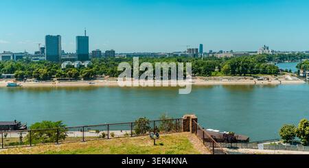 Der Fluss Sava in Belgrad, Serbien von der Kalemegdan-Festung aus gesehen Stockfoto