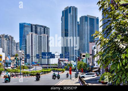 Moderne Skyline der Stadt mit Wohnbereich in Hochhäusern, Ho-Chi-Minh-Stadt, Vietnam Stockfoto