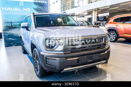 Samara, Russland - 23. Mai 2026: Haval H3-Fahrzeug im offiziellen Händlerzentrum. Chinesischer Automobilhersteller Stockfoto