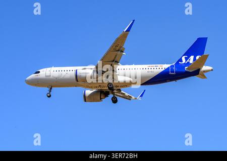 SAS Airbus A320 auf Endanflug zum Flughafen Palma, Mallorca am Samstag, 13. Juni 2026 Stockfoto