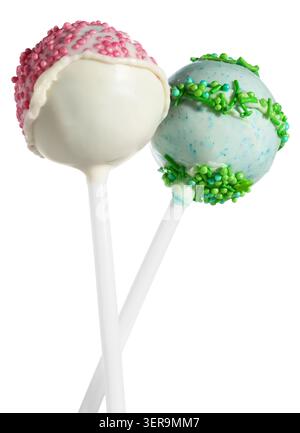 Zwei dekorierte Kuchen Pops isoliert auf weiß Stockfoto