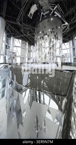 Russland, St.Petersburg, 13. März 2025: Innenräume des Wolkenkratzers Lakhta Center - Bürogebäude der Ölgesellschaft Gazprom, eine Aussichtsplattform Stockfoto