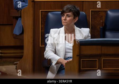 Madrid, Spanien. Juni 2026. Isabel Rodríguez, Ministerin für Wohnungsbau und Städteagenda, nimmt an der Plenartagung des Kongresses während der parlamentarischen Sitzung zur Kontrolle der Regierung Teil. Quelle: SOPA Images Limited/Alamy Live News Stockfoto