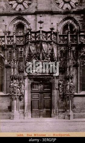 Ein Gravur aus dem Jahr 1891 zeigt das Nordportal des Straßburger Doms und dokumentiert die gotische Eingangsarchitektur und die skulpturale Detaillierung der Außenstruktur des Doms als Teil der monumentalen mittelalterlichen Fassadenanordnung. Stockfoto
