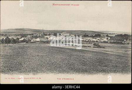 Pressefoto zeigt eine allgemeine Ansicht von Mattaincourt in den Vogesen, aufgenommen von Fotograf Thiriet, die das Gesamtbild der Stadt und die Umgebung der Siedlung in einer Postkartenperspektive aus dem späten 19. Jahrhundert zeigt. Stockfoto