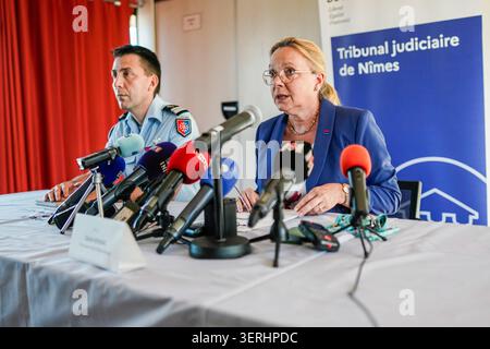 Frankreich. Juni 2026. © PHOTOPQR/LE MIDI LIBRE/Mikael ANISSET ; 18/06/2026 ; NIMES/PALAIS DE JUSTICE/CONFERENCE DE PRESSE/CECILE GENSAC/PROCUREURE DE LA REPUBLIQUE/UN ADOLESCENT DE 15 ans tue UNE FEMME DE 86 ans AU GRAU DU ROI/GARD/FD/FAITS DIVERS France, 18. Juni 2026 die Staatsanwaltschaft in Nîmes gab am Donnerstag, dem mutmaßlich bekannt, dass der Tötung eines Jungen, der 15-Jährigen eines 86-Jährigen Grau-Jährigen, der Frau, offiziell angeklagt wurde, der 15. Er wird wegen Mordes angeklagt und in Untersuchungshaft gebracht. Quelle: MAXPPP/Alamy Live News Stockfoto