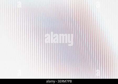 Ein weicher, heller Hintergrund mit zarten vertikalen Streifen, einer körnigen Textur und einem sanften Verlaufseffekt in Rosa und weiß. Stockfoto