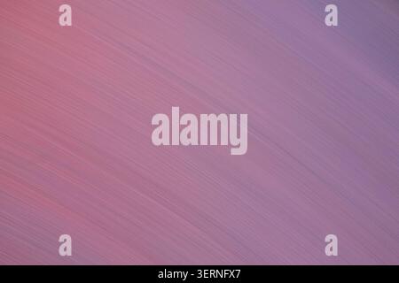 Abstrakter minimalistischer Hintergrund mit ICM, mit fließender diagonaler Bewegungsunschärfe in Rose, Lavendel und Indigo. Elegante, weiche Struktur und Raffinesse Stockfoto