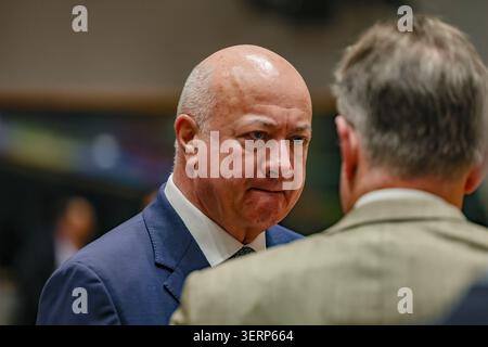 Brüssel, Belgien, Europäische Union. Juni 2026. CHRISTIAN STOCKER, Bundeskanzler Österreichs, spricht mit dem belgischen Premierminister BART DE WEVER vor der Rundtischsitzung am zweiten und letzten Tag des Gipfels des Europäischen Rates in Brüssel. (Kreditbild: © Bianca Otero/ZUMA Press Wire) NUR REDAKTIONELLE VERWENDUNG! Nicht für kommerzielle ZWECKE! Stockfoto