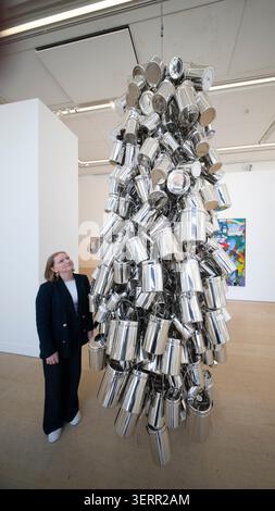 Phillips, London, Großbritannien. Juni 2026. Die Modern & Contemporary Art Evening & Afternoon Sale (26. Juni) Höhepunkte sind: Subohd Gupta, OK Mill. Geschätzte £ 180.000-250.000. Quelle: Malcolm Park/Alamy Live News Stockfoto