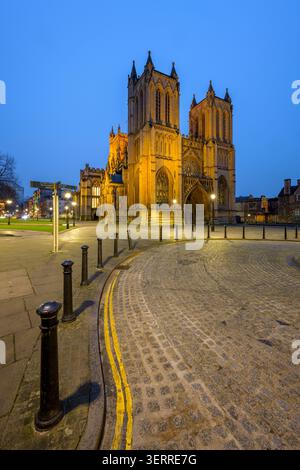 Bristol Kathedrale bei Nacht in der Stadt Bristol. England. Stockfoto