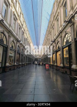 Das Innere der eleganten Galeries Royales Saint-Hubert-Einkaufspassage in Brüssel. Stockfoto