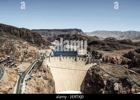 Der Hoover-Damm erstreckt sich über den Fluss Colorado in der Nähe von Las Vegas. Stockfoto