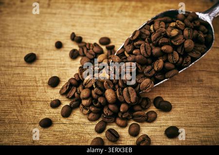 Kaffeebohnen-Schaufel Stockfoto