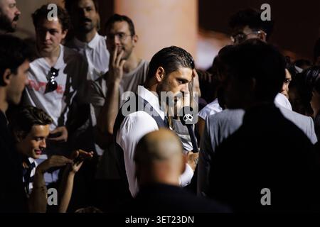 MAILAND, ITALIEN - 20. JUNI 2026: Michele Morrone nimmt an der Dolce&Gabbana Damen Frühjahr/Sommer 2027 Kollektion auf der Mailand Fashion Week Teil. ©Foto: Cinzia Camela. Quelle: Cinzia Camela/Alamy Live News Stockfoto