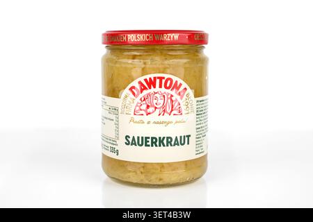Dawtona Sauerkraut polnischer fermentierter Kohl in einem Glasgefäß - Wales, Vereinigtes Königreich - 03. April 2026 Stockfoto