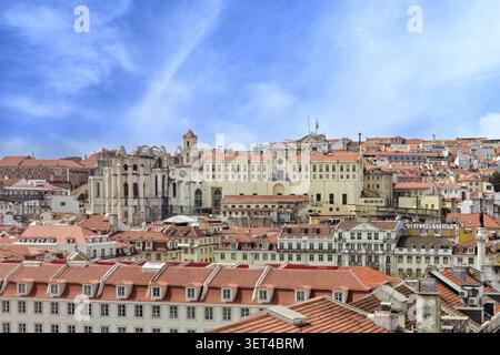 Blick auf die Kirche und das Kloster unserer Lieben Frau vom Karmel, Chiado, Lissabon, Portugal Stockfoto