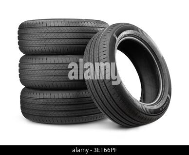 Gruppe neuer Sommerreifen isoliert auf weißem Hintergrund. Studio Produktaufnahme. Servicekonzepte für Reifeneinzelhandel, Lager und Kfz. Stockfoto