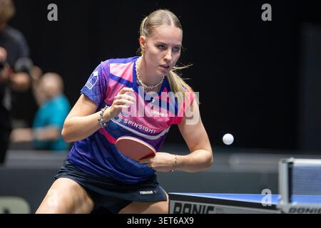 PrŠzise SchlŠgerfŸhrung bei den LOTTO ThŸringen TT-Finals 2026 in Erfurt: Die deutsche Nationalspielerin Annett Kaufmann (SV DJK Kolbermoor) fixiert d Stockfoto