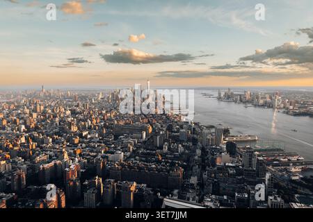 Blick aus der Vogelperspektive auf Manhattan und den hudson River Stockfoto
