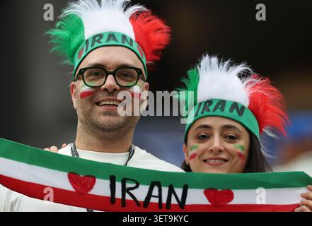 Los Angeles, USA. Juni 2026. Fans des Iran reagieren auf ein Spiel der Gruppe G zwischen Belgien und dem Iran bei der FIFA Fussball-Weltmeisterschaft 2026 im Los Angeles Stadium in Los Angeles, USA, 21. Juni 2026. Quelle: Mao Siqian/Xinhua/Alamy Live News Stockfoto