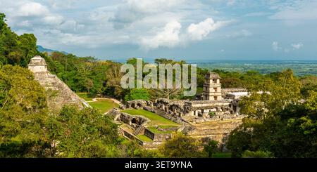 Palenque archäologische Stätte Panorama im Regenwald, Chiapas, Mexiko. Stockfoto