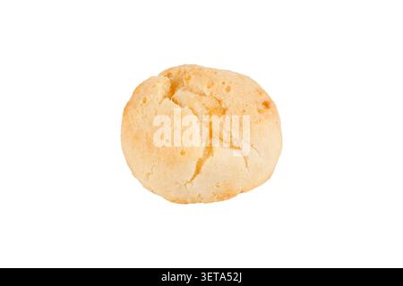 Hausgemachtes Käsebrot, isoliert auf weißem Hintergrund. Ein typisches Essen der brasilianischen Küche. Nahansicht Stockfoto