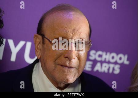 Clive Davis besucht die New York University Tisch School of the Arts 2018 Gala in Capitale am 16. April 2018 in New York City. Stockfoto