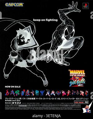 1999 PlayStation-Veröffentlichung von Marvel Super Heroes vs. Street Fighter EX Edition von Capcom-Anzeige, Charakter-Kunstwerke mit Spider-Man neben Sakura Kasugano. Es zeigt den klassischen Crossover-Kampfspielstil, der in den späten 1990er Jahren beliebt war. Stockfoto