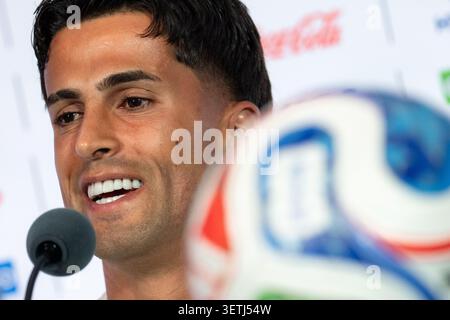 Houston, USA. Juni 2026. Joao Cancelo aus Portugal spricht während einer Pressekonferenz bei der FIFA-Weltmeisterschaft 2026 in Houston, USA, am 22. Juni 2026. Quelle: Xiao Yijiu/Xinhua/Alamy Live News Stockfoto