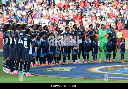 Toronto, Canada. 23rd June, 2026. Players of Panama sing the national anthem before the group L match between Croatia and Panama at the 2026 FIFA World Cup at Toronto Stadium in Toronto, Canada, on June 23, 2026. Credit: Zou Zheng/Xinhua/Alamy Live News Stockfoto