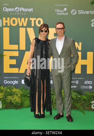 Sophie Hunter und Benedict Cumberbatch bei der Weltpremiere „How to Live on Earth“ am Montag, den 22. Juni, Odeon Luxe Leicester Square, Leicester Square Stockfoto