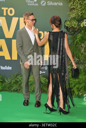 Benedict Cumberbatch und Sophie Hunter bei der Weltpremiere „How to Live on Earth“, Odeon Luxe Leicester Square, Leicester Square, am Montag, den 22. Juni Stockfoto