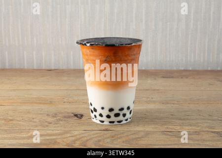 Blick auf ein thailändisches Tee-boba-Getränk. Stockfoto