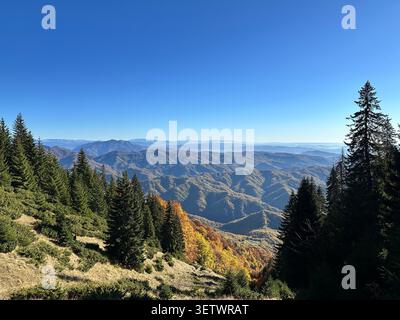 Atemberaubende Landschaft in Rumänien - Nationalpark Buila-Vanturarita Stockfoto