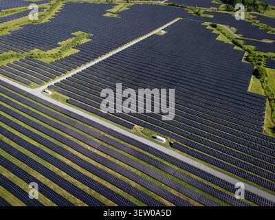 High River Energy Center, LLC ist ein Solarpark im Montgomery County, New York. Sie hat eine Kapazität von 90 MW. Stockfoto