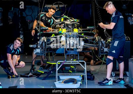 Spielberg, Österreich. Juni 2026. SPIELBERG - Mechanik am Auto des Formel-1-Fahrers George Russell vom Mercedes AMG-Petronas Formel-1-Team während der Formel-1-Austria auf dem Red Bull Ring am 25. Juni 2026 in Spielberg, Österreich. (Foto: Marcel van Dorst/EYE4IMAGES/DeFodi Images) Credit: DeFodi GmbH & Co. KG/Alamy Live News Stockfoto