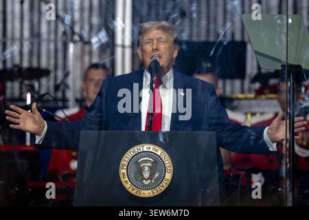 Washington, Usa. Juni 2026. US-Präsident Donald Trump hält während des Auftakts der Great American State Fair vor dem Hauptquartier des Landwirtschaftsministeriums am 24. Juni 2026 in Washington, DC die Veranstaltung, die ursprünglich zur Feier des 250-jährigen Bestehens der Nation organisiert wurde, wurde zu einer Kampagne-ähnlichen Kundgebung für Präsident Trump und MAGA Follower.Credit: Brien Aho/USDA Photo/Alamy Live News Stockfoto
