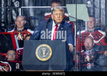 Washington, Usa. Juni 2026. US-Präsident Donald Trump hält während des Auftakts der Great American State Fair vor dem Hauptquartier des Landwirtschaftsministeriums am 24. Juni 2026 in Washington, DC die Veranstaltung, die ursprünglich zur Feier des 250-jährigen Bestehens der Nation organisiert wurde, wurde zu einer Kampagne-ähnlichen Kundgebung für Präsident Trump und MAGA Follower.Credit: Brien Aho/USDA Photo/Alamy Live News Stockfoto
