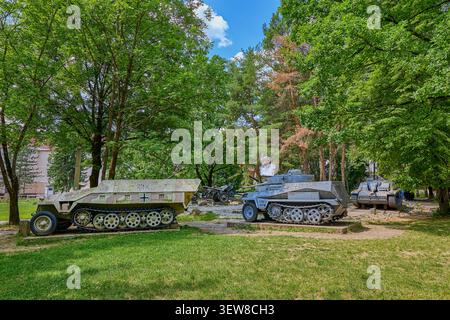 Teil einer kostenlosen Dauerausstellung des SNP-Museums ist ein Freilichtmuseum für schwere Kampfausrüstung aus dem 2. Weltkrieg, Banska Bystrica Stockfoto