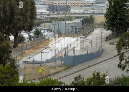 San Francisco, USA. Juni 2026. Mehrere Gebäude im Potrero Annex wurden bis zum Betonfundament abgerissen. Thomas Hunter II/Alamy Live News Stockfoto