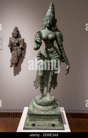 Amsterdam, Niederlande - 15. April 25: Statue der Bronzegöttin im Rijksmuseum in Amsterdam, Nordholland, Niederlande. Stockfoto