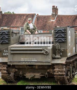 Ein erhaltener Universal Carrier, auch bekannt als Bren Gun Carrier, ein leichtes gepanzertes Raupenfahrzeug, das von britischen Commonwealth-Truppen im 2. Weltkrieg weit verbreitet war Stockfoto