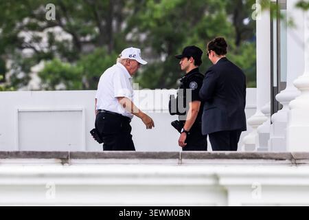 Washington, Usa. Juni 2026. Präsident Donald Trump kehrt am Samstag, den 27. Juni 2026, in das Weiße Haus in Washington, DC, zurück. Foto: Jim Lo Scalzo/UPI Credit: UPI/Alamy Live News Stockfoto