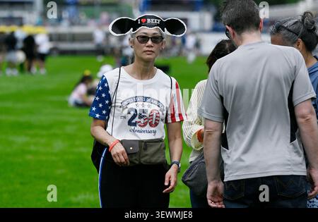 Washington, Usa. Juni 2026. Die Besucher besuchen die Great American State Fair in der National Mall am 27. Juni 2026 in Washington, D.C. Foto: Olivier Douliery/ABACAPRESS.COM Credit: Abaca Press/Alamy Live News Stockfoto