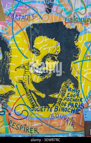 Detail des Wandgemäldes Paix, Amour-Sagesse von Andreas Paulun und Hervé Morlay (alias VR) auf einem erhaltenen Teil der Berliner Mauer in der East Side Gallery Stockfoto